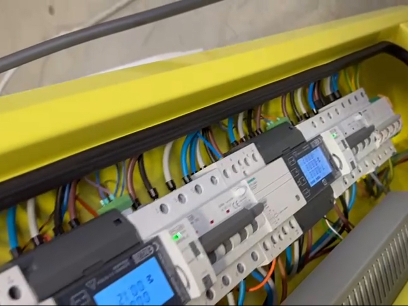 格亞電氣重合閘丨歐洲充電樁穩(wěn)定運行的“智能衛(wèi)士”